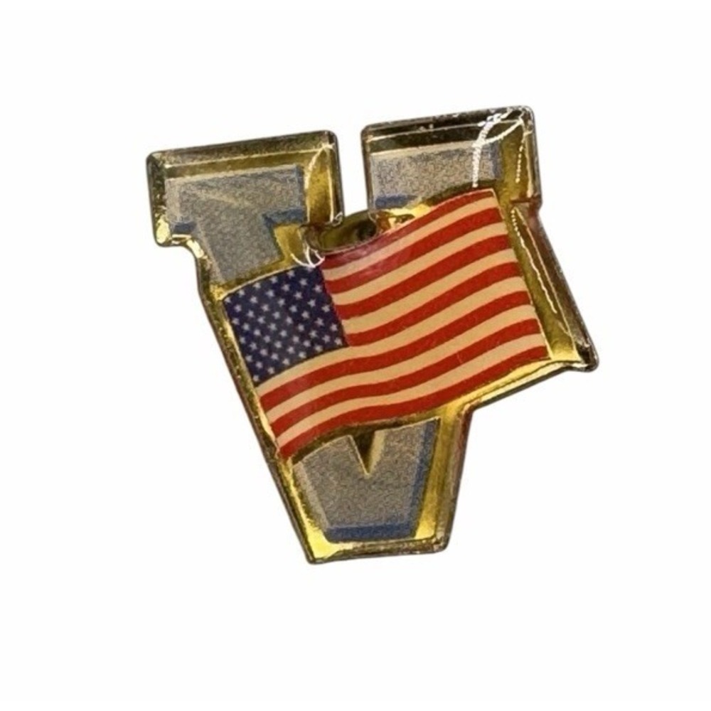 Vintage Patriotic United States USA Flag V For Victory Veteran Lapel Hat Pin
